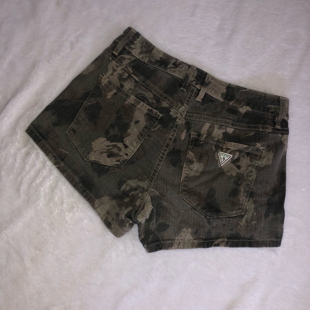 Mid-Rise Camo Guess Shorts